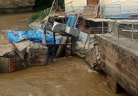 Havárie na jezu u malé vodní elektrárny v Hubálově.